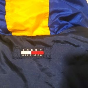 🚨🚨Tommy Hilfiger Cargo Puffer Jacket🚨🚨